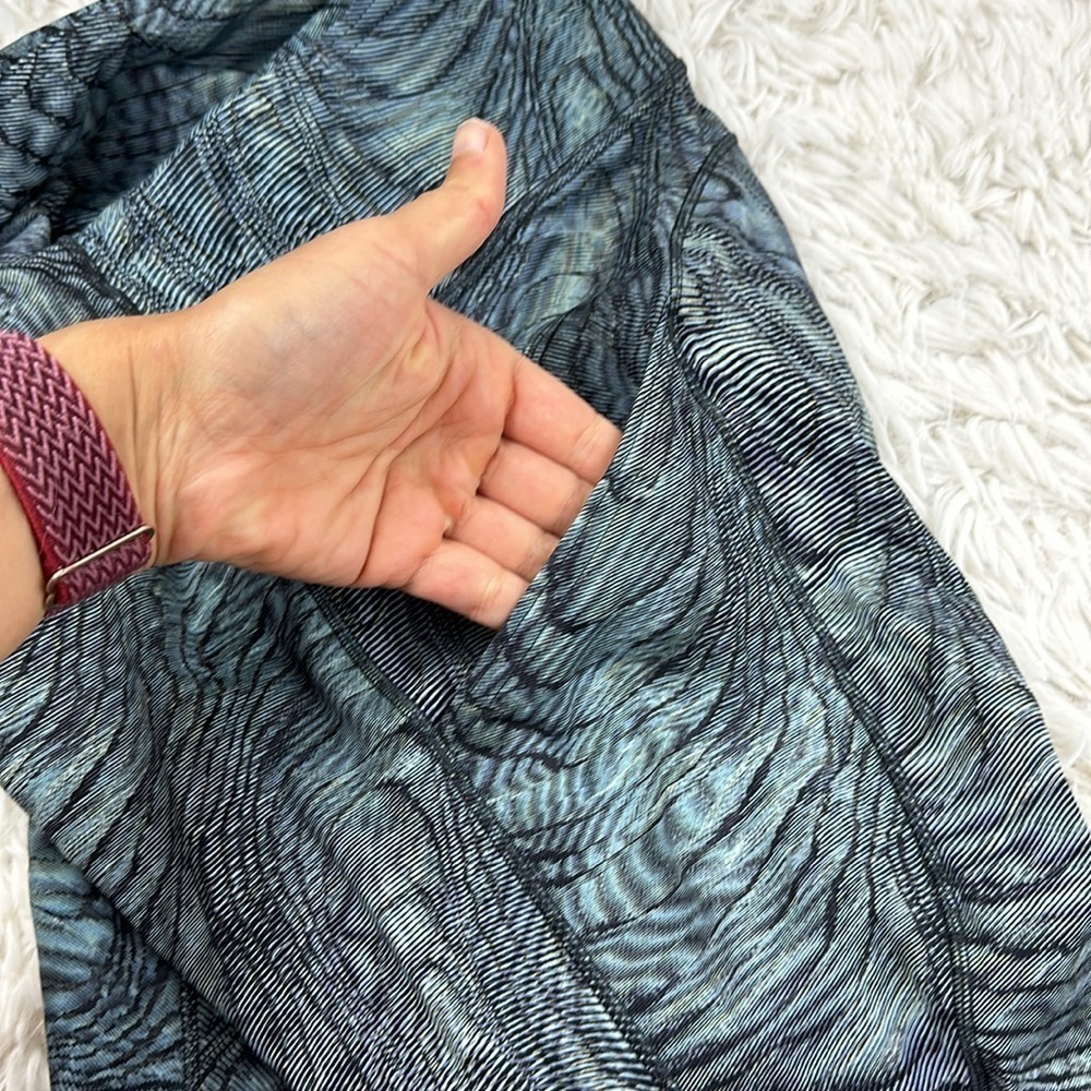 Lululemon Fast and Free High Rise Crop 23" Dimensional Icing Blue Multi - Picture 4 of 6